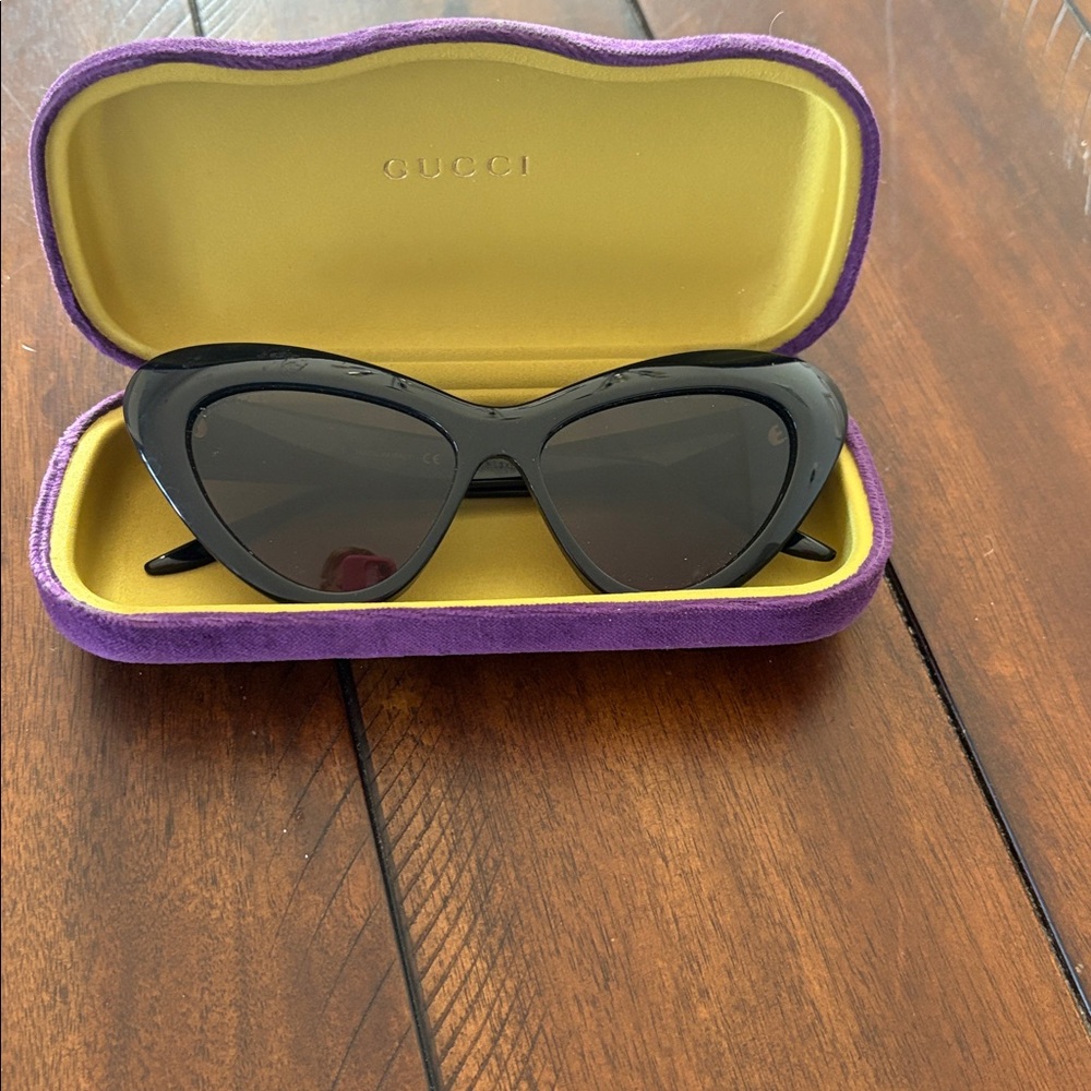 Gucci Black Sunglasses with Velvet Case